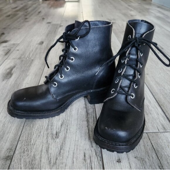 Frye Shoes - FRYE Y2K Rare Chunky Square Toe Lace Up Black Leather Combat Boots Shoes 6.5